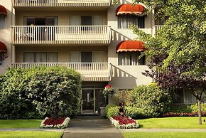 Royal Scot Hotel & Suites, Trademark Collection by Wyndham