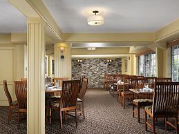 Royal Scot Hotel & Suites