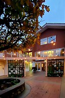 Econo Lodge Inn & Suites