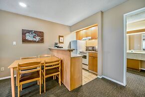Econo Lodge Inn & Suites
