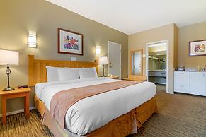 Econo Lodge Inn & Suites