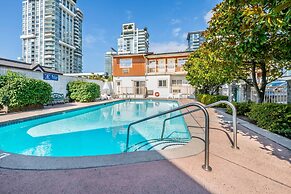 Econo Lodge Inn & Suites