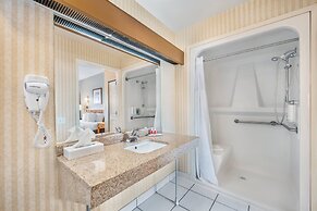 Econo Lodge Inn & Suites