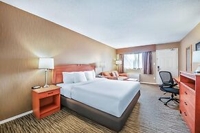 Econo Lodge Inn & Suites