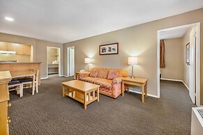 Econo Lodge Inn & Suites