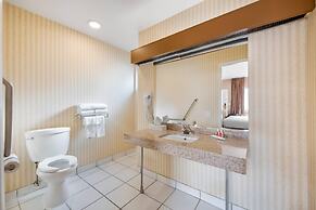 Econo Lodge Inn & Suites