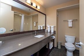 Days Inn & Suites by Wyndham Brandon