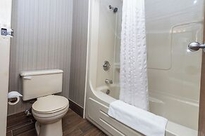 Days Inn & Suites by Wyndham Brandon