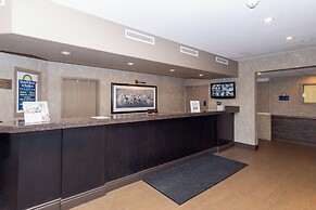Days Inn & Suites by Wyndham Brandon