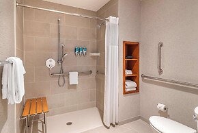 Drury Inn & Suites Atlanta Airport