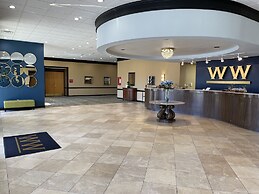 Historic Whispering Woods Hotel & Conference Center