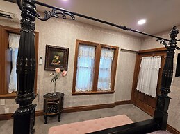 Hines Mansion