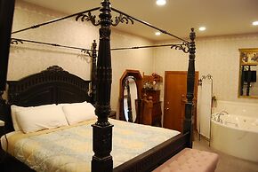 Hines Mansion