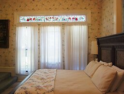 Hines Mansion