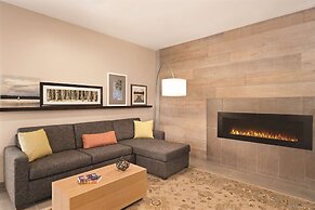 Country Inn & Suites by Radisson, Savannah Midtown, GA