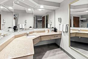 Quality Inn & Suites CVG Airport