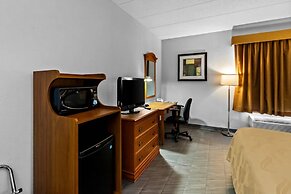 Quality Inn & Suites CVG Airport