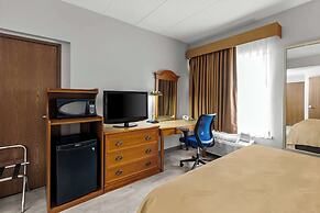 Quality Inn & Suites CVG Airport
