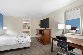 Best Western Inn & Suites - Monroe