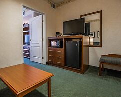 Quality Inn & Suites Dixon near I-88