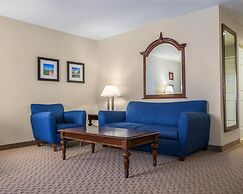 Quality Inn & Suites Dixon near I-88