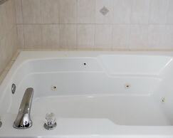 Quality Inn & Suites Dixon near I-88