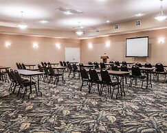 Quality Inn & Suites Dixon near I-88
