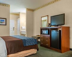 Quality Inn & Suites Dixon near I-88