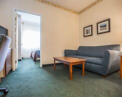 Quality Inn & Suites Dixon near I-88