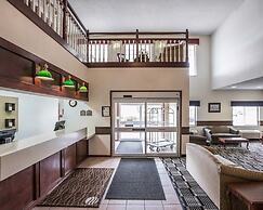 Quality Inn & Suites Dixon near I-88