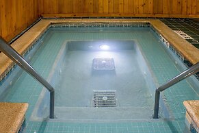 Comfort Inn & Suites Cedar Rapids North - Collins Road