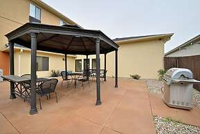 Comfort Inn & Suites Cedar Rapids North - Collins Road