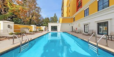 Hampton Inn & Suites Charlotte/South Park at Phillips Place