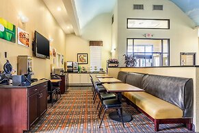 Quality Suites North