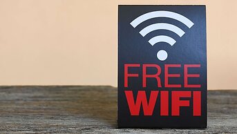 Colonial Inn Ellsworth