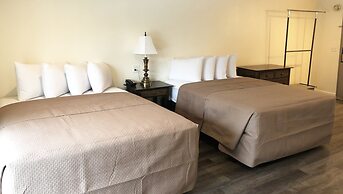 Colonial Inn Ellsworth