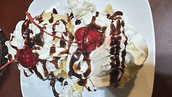 Colonial Inn Ellsworth