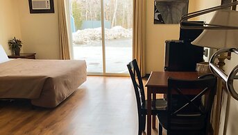 Colonial Inn Ellsworth