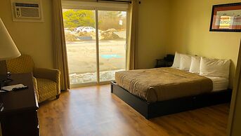 Colonial Inn Ellsworth