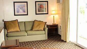 Colonial Inn Ellsworth