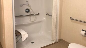 Colonial Inn Ellsworth