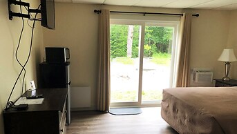 Colonial Inn Ellsworth