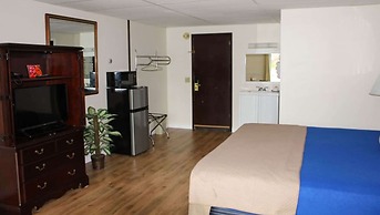 Colonial Inn Ellsworth