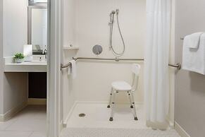 Courtyard by Marriott Manchester - Boston Regional Airport