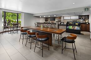 Courtyard by Marriott Manchester - Boston Regional Airport