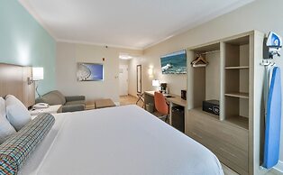 Galleria Palms Hotel