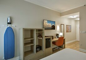 Galleria Palms Hotel