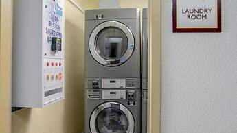 Galleria Palms Hotel