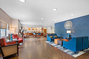 Comfort Inn & Suites North Greenfield