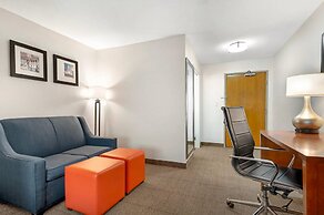 Comfort Inn & Suites North Greenfield